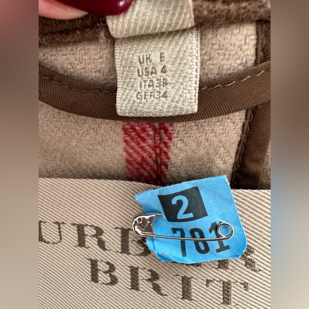 Authentic Burberry Brit 100% wool coat US 4 - Picture 13 of 16